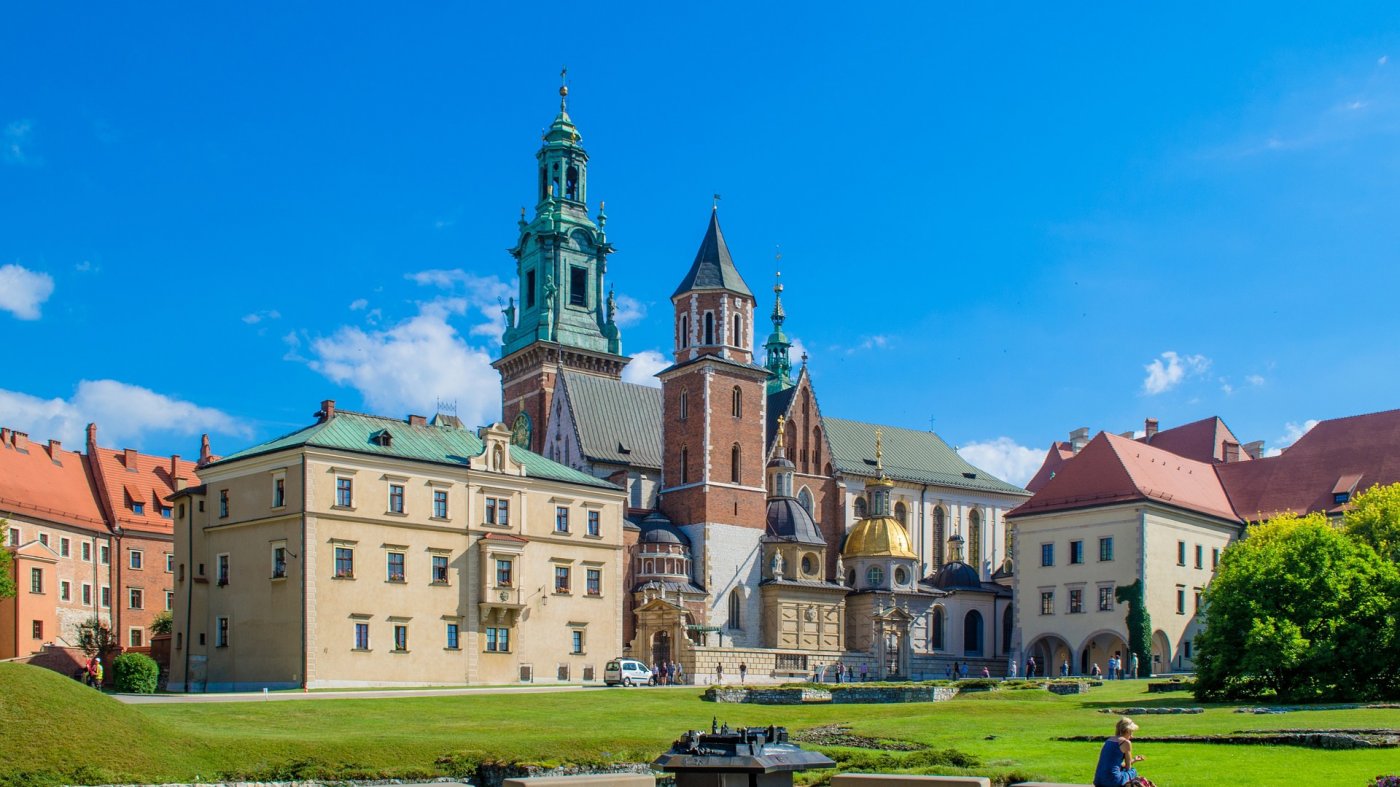 La région de Malopolska, le cœur historique de la Pologne, séjour 7 jours / 6 nuits, de mai à octobre.
De 940 à 1 010 € selon le nombre de personnes et la période de l’année. Autocar polonais compris. Avion non compris.