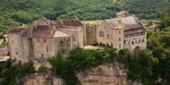 BRUNIQUEL-vue-chateaux-copyright-Jolie-Lueur-copie-scaled